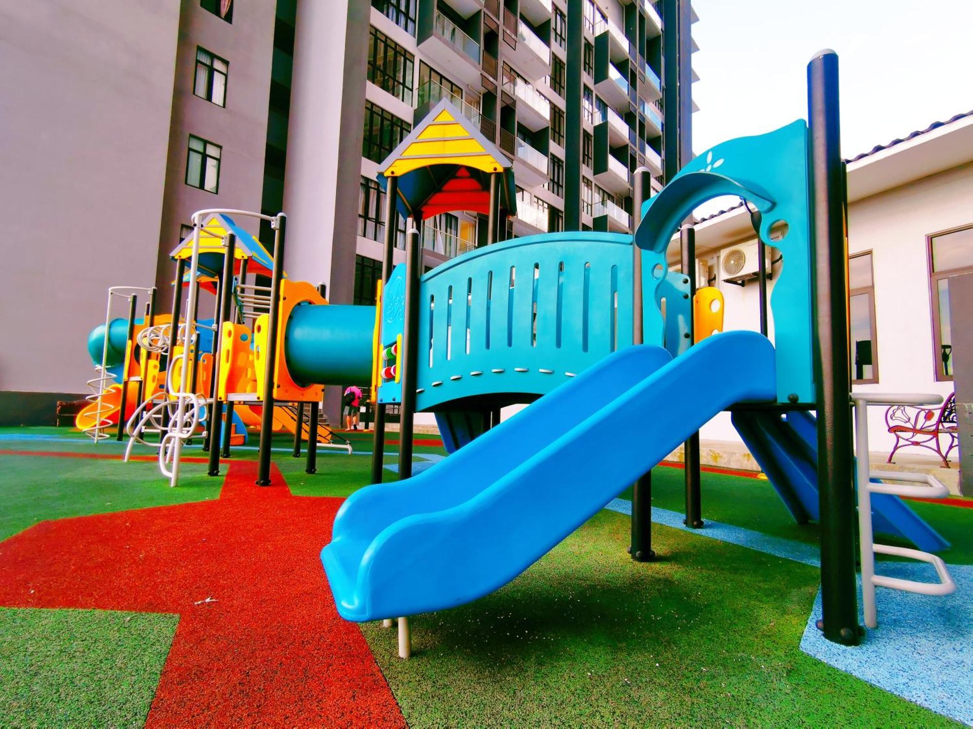 Legoland-Happyrainbow Suite At D'Pristine-8Pax With Lakeview Нусаджайя Экстерьер фото